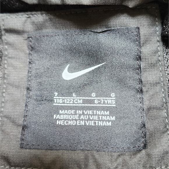 Nike Kids Max Volume Windrunner Full Zip Jacket - Picture 2 of 8